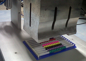 Ultraschall-Kunststoff-Schweißmaschine und Anwendung in Schreibwaren Industrie